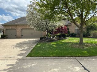 1722 Mackwood Rd, Rochester Hills, MI