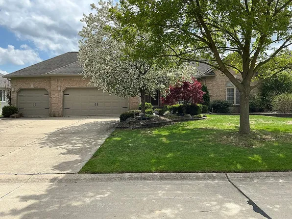 1722 Mackwood Rd, Rochester Hills, MI 48307