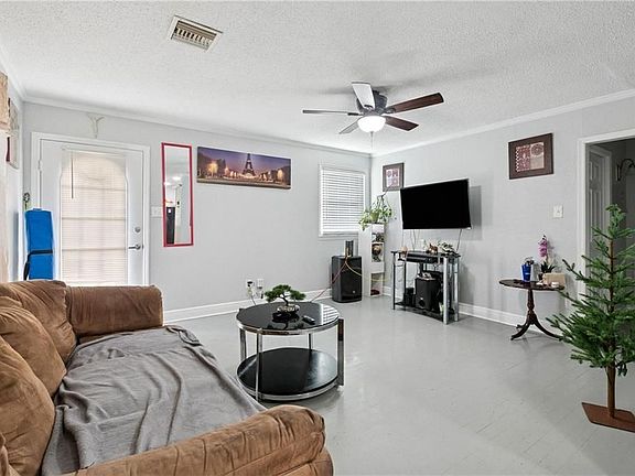 3rd image of 834 Jefferson Heights Ave