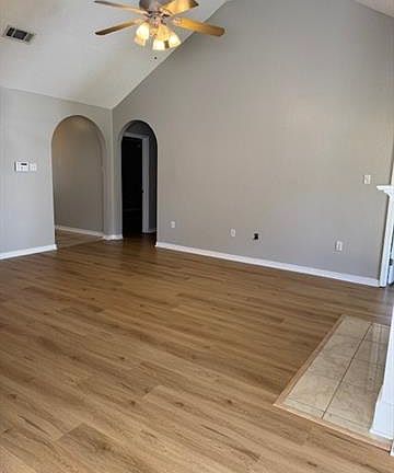 4th image of 70300 7th St