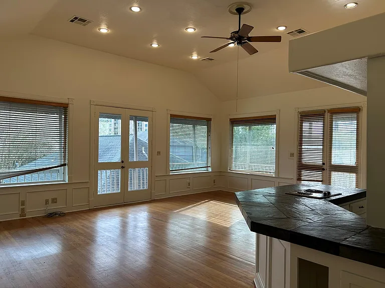 6016 Center St #A — Photo 4
