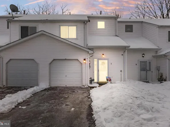 7 Marjoram Dr, Lumberton, NJ 08048