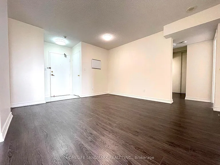 75 Bamburgh Cir #2022 — Photo 2