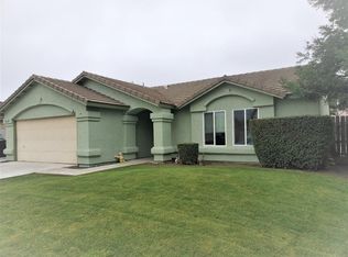 3344 Westgate Dr, Madera, CA 93637
