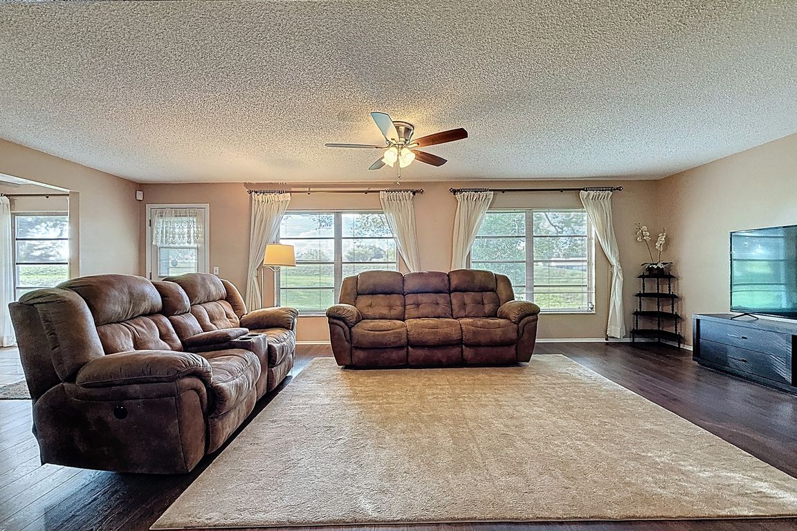 next background image