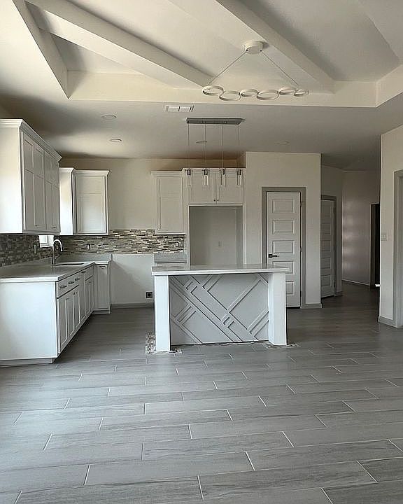 1st image of 812 Canela Dr