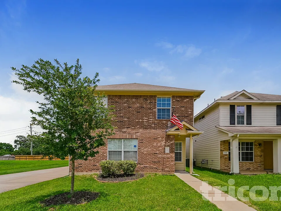 6448 Mountain Pines Ln