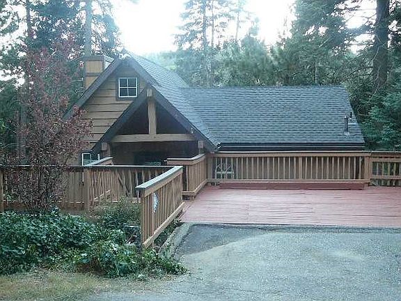 3rd image of 694 Lake Dr