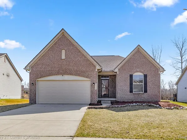 8176 Stamford Dr, Ypsilanti, MI 48198