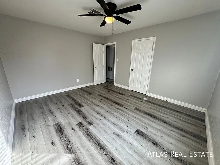 1753 W Brown St — Photo 14