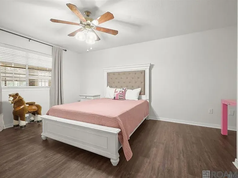 1369 Crescent Dr — Photo 7