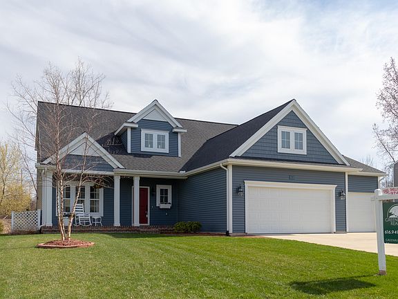 2nd image of 7 Fox Point Ct NE