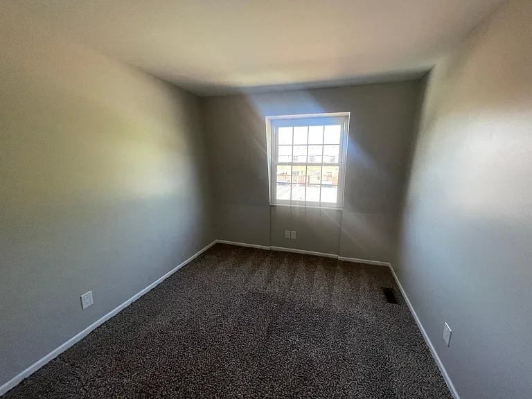 2109 Wellington Ct — Photo 11