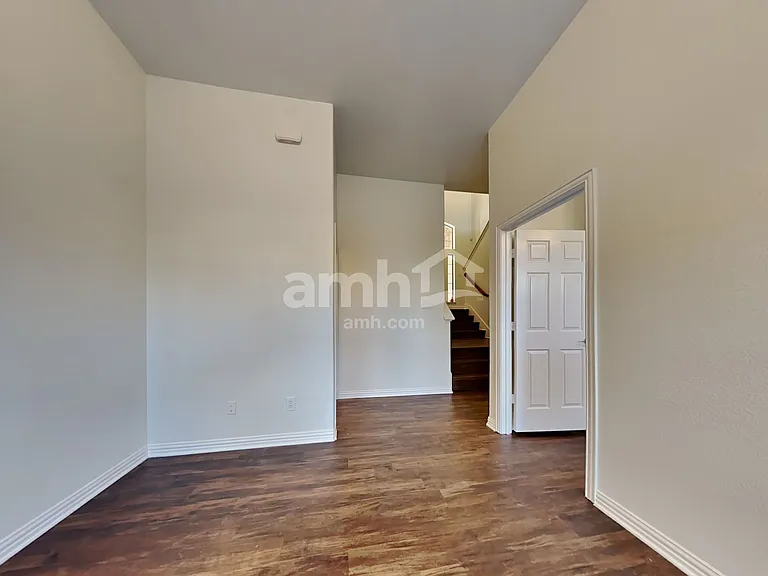 1831 Leann Ln — Photo 10