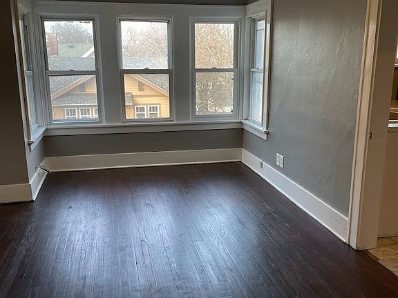 3rd image of 1621-1623 E 9th St #4