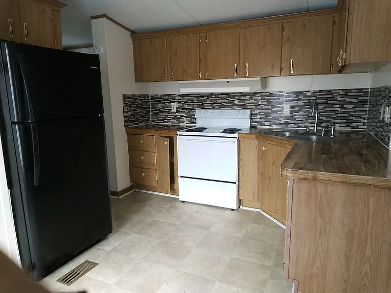 228 N Highway 125 — Photo 18