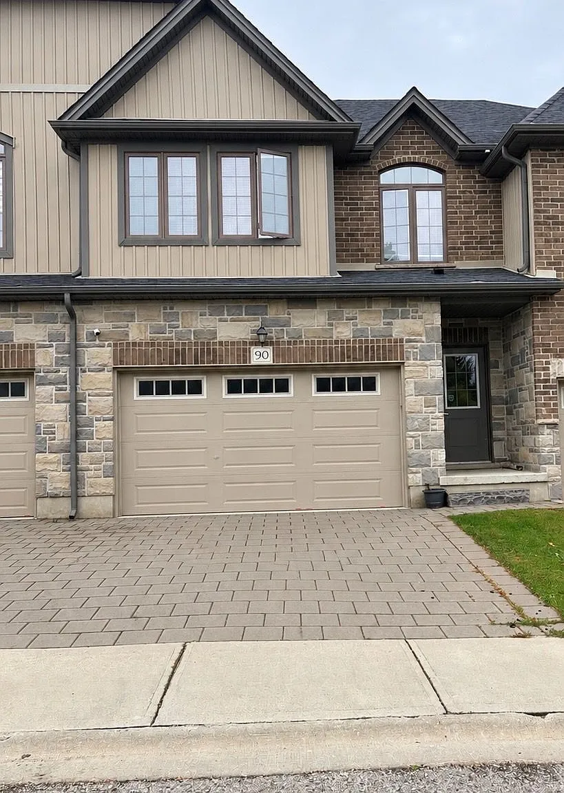 3 bed, $2,599 — Photo 1