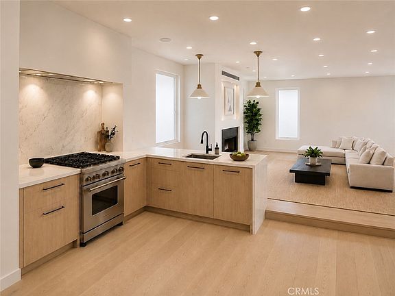 2nd image of 122 1/2 29th St