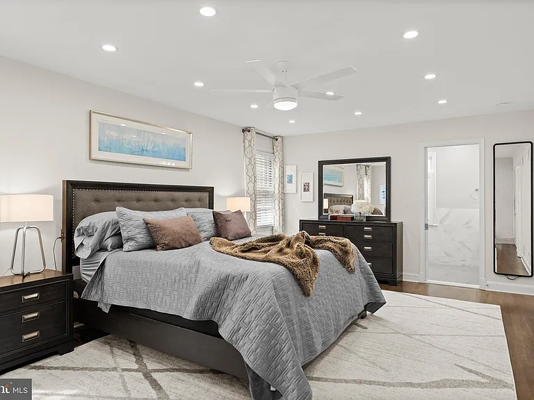 6709 Pemberton St — Photo 24