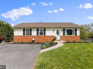32 Constitution Ct, Littlestown, PA 17340