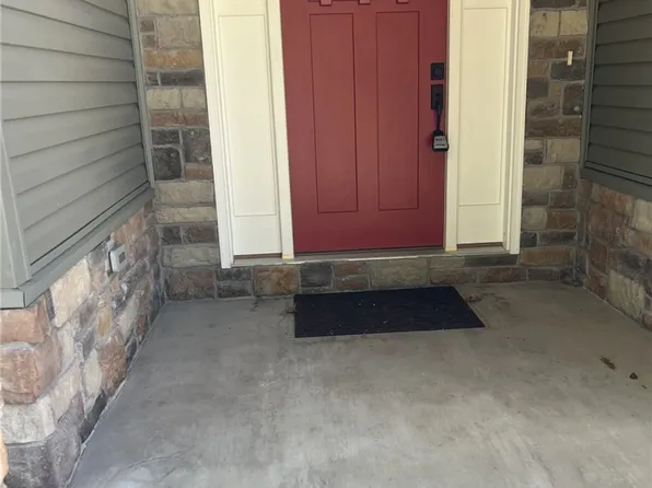 11 McVittie Dr, Bella Vista, AR 72715