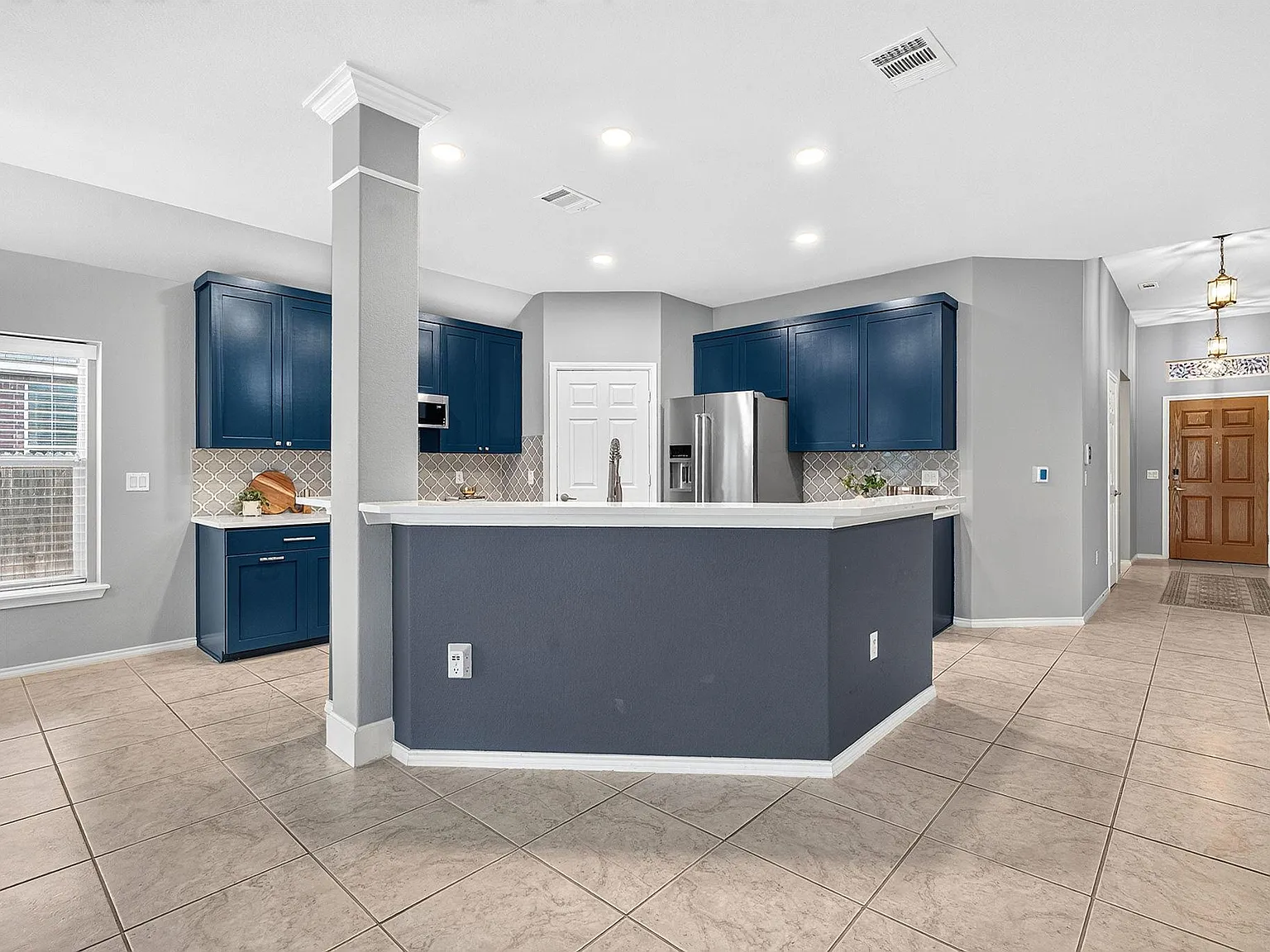 3 bed, 2.0 bath, 1798 sqft, $2,800 — Photo 4