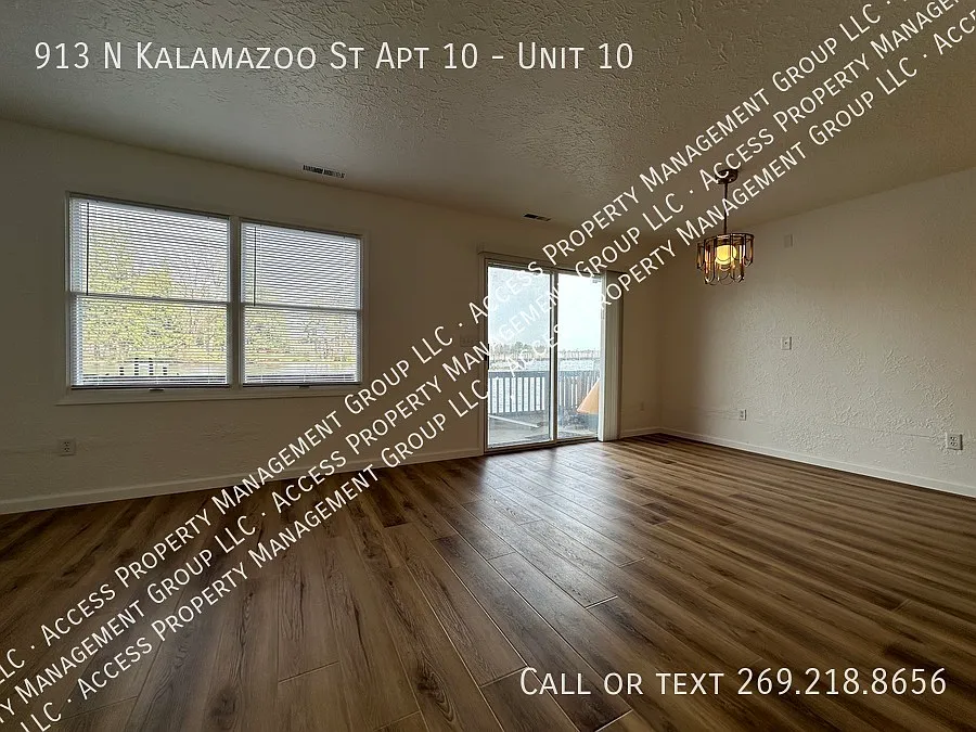 Beautifully remodeled 3 bed/1.5bath unit on Maple Lake! — Photo 3