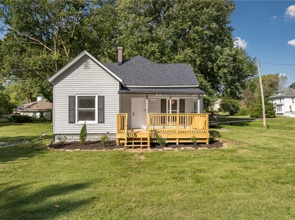 300 Maple St, Lathrop, MO 64465