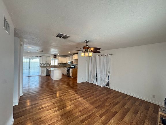 4th image of 42810 Yew St