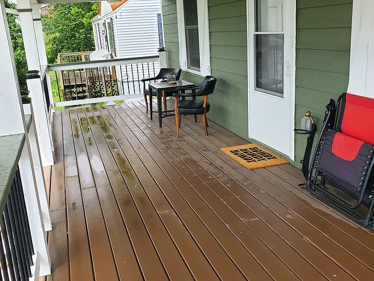 523 Graham Ave — Photo 7