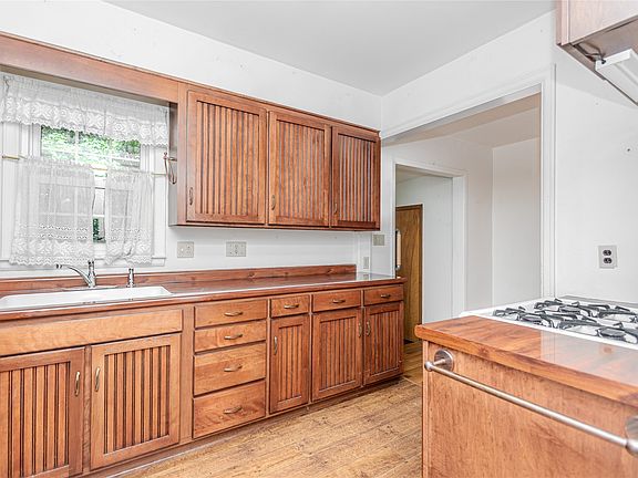 2nd image of 1507 Carroll Ave