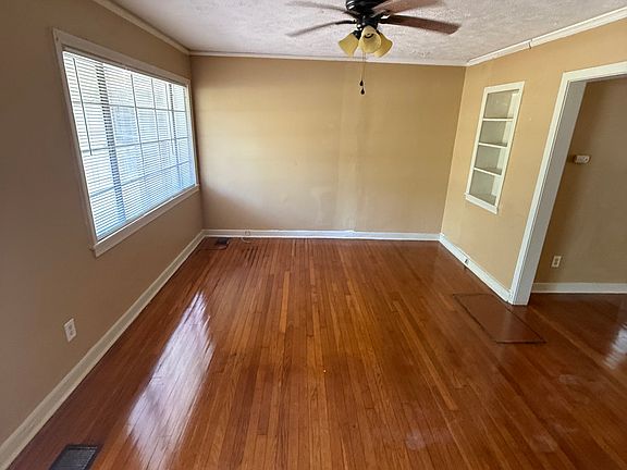 2nd image of 739 Alvaredo St