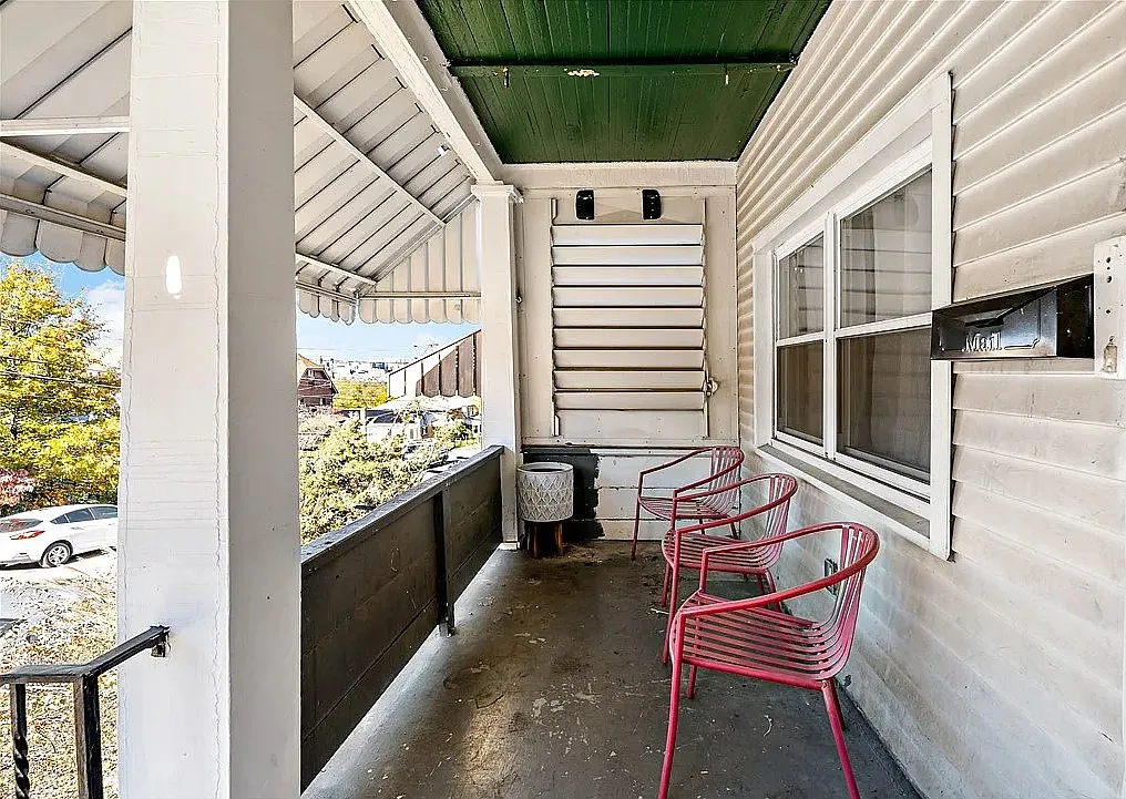2 bed, 800 sqft, $1,300 — Photo 3