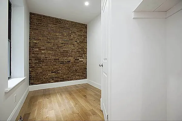 Rented by Weinstein Realty Group | media 14