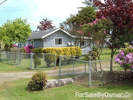 CUTE & COZY BEACH HOME
						:
						FOR FULL TIME LIVING OR VACATIONING