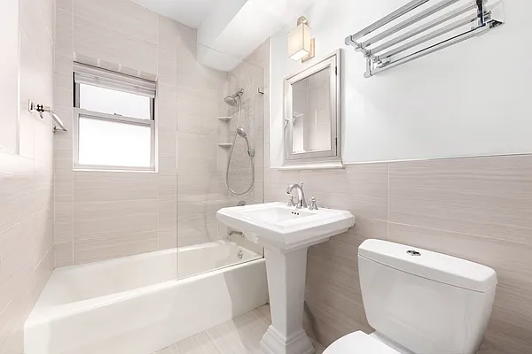 Sold by Dolly Lenz Real Estate LLC | media 7