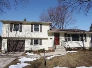 1808 Carroll Ave, Green Bay, WI 54304