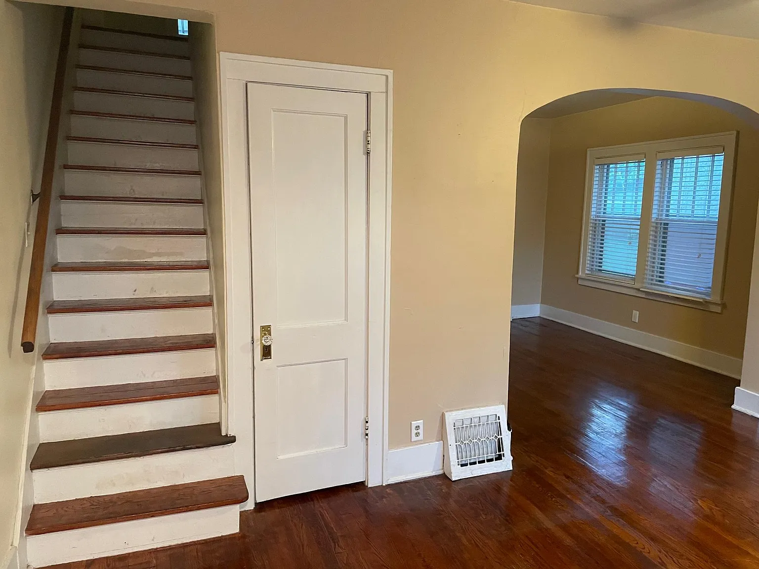 3 bed, 1600 sqft, $2,180 — Photo 3