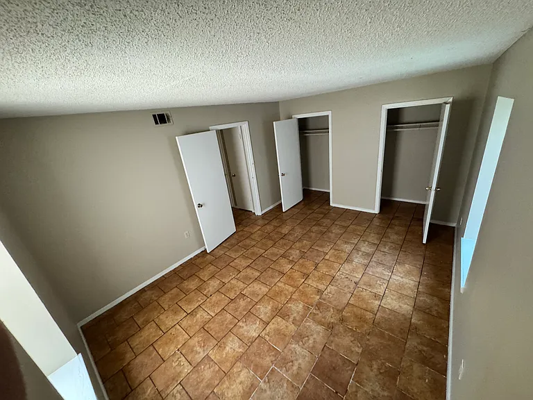 680 Sharp Ln #207 — Photo 1