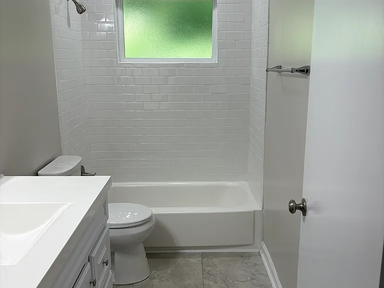 811 Godwin Rd — Photo 10