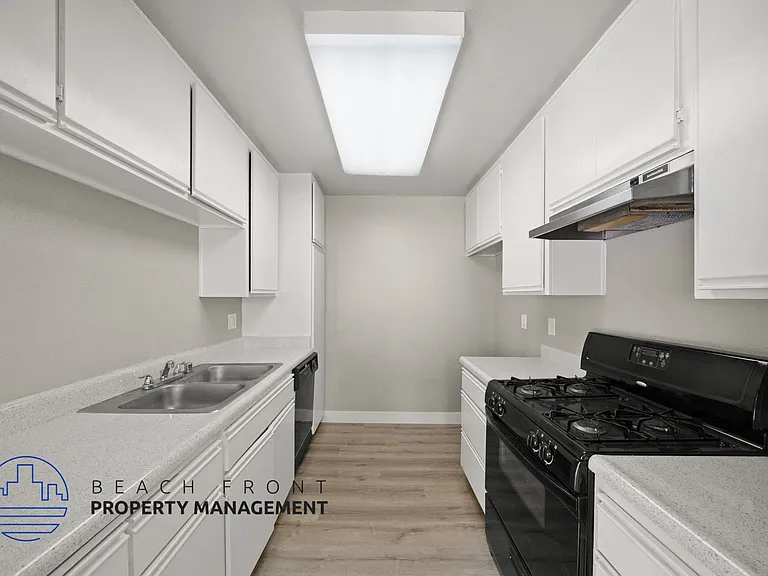 3223 Bagley Ave. — Photo 8