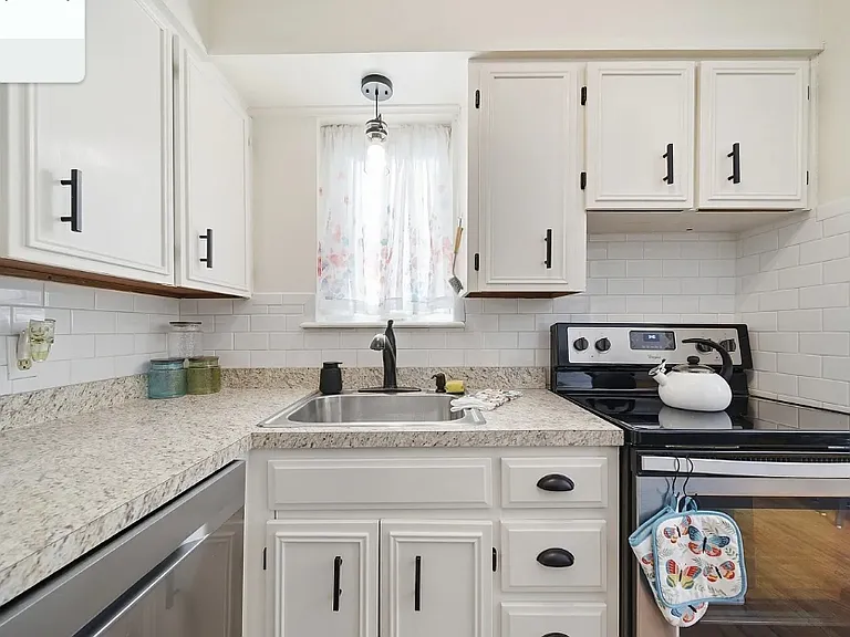 2522 S Florence Ave #2 — Photo 4