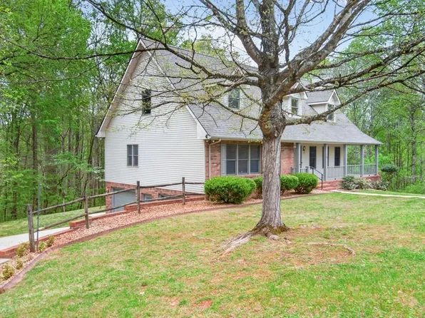 1782 Heathrow Dr, Cookeville, TN 38506