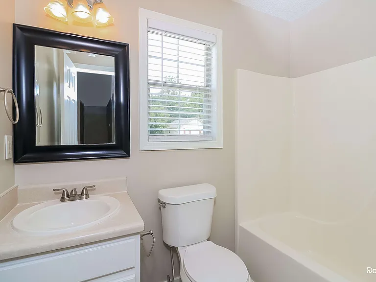 100 Ivy Glen Ct — Photo 13