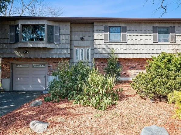 195 S Little Tor Rd, New City, NY 10956