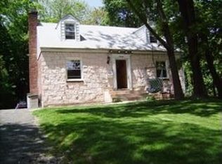 14 Old Tree Ln, Great Neck, NY 11024