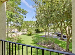 1700 Presidential Way APT 201, West Palm Beach, FL 33401