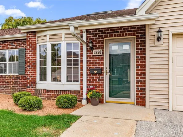 5226 South Hidden DRIVE, Greenfield, WI 53221