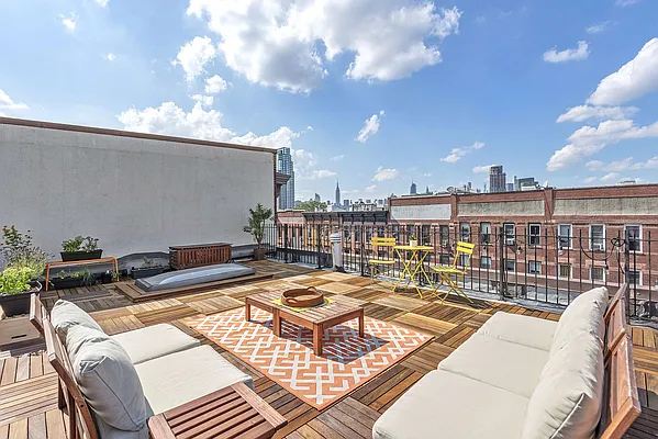 Sold by Compass | media 1