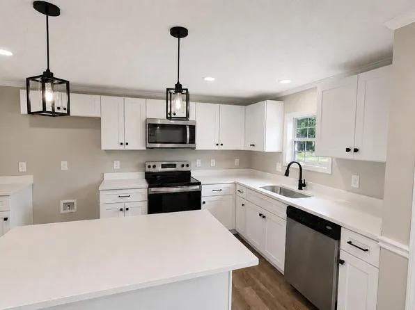 102 Pineview Dr, Louisburg, NC 27549